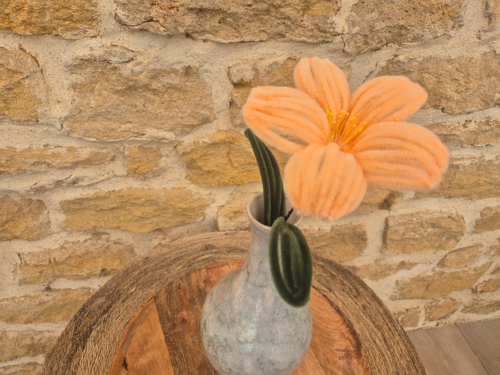 Grand lys orange clair